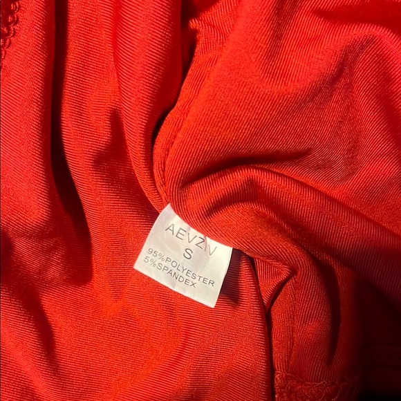 Red Top - Picture 3 of 3